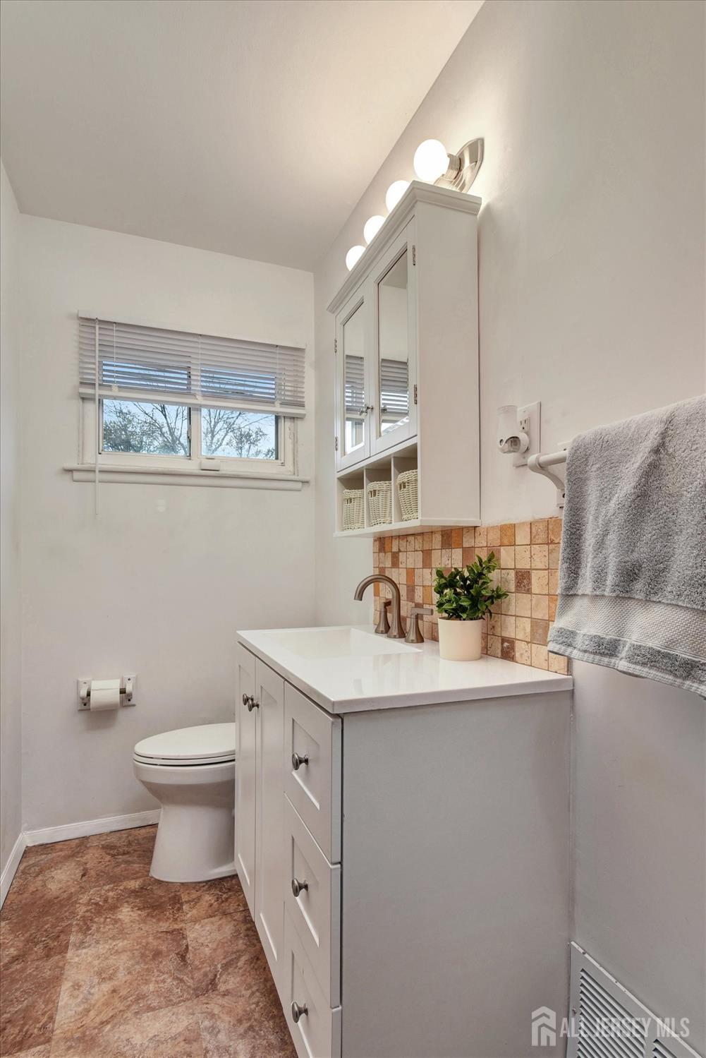 12 Albert Drive, Old Bridge, New Jersey image 9