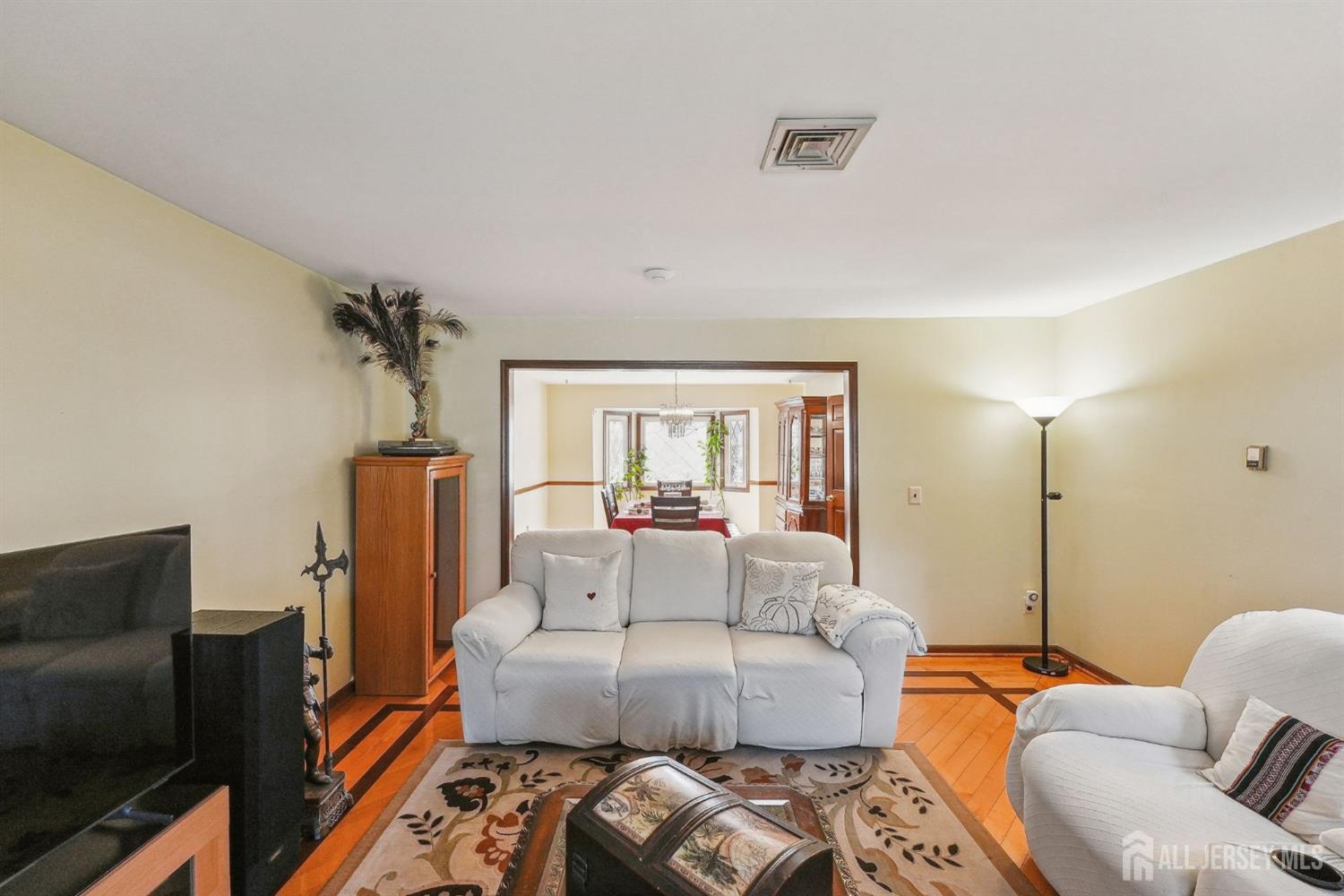 6 Persimmon Court, East Brunswick, New Jersey image 4