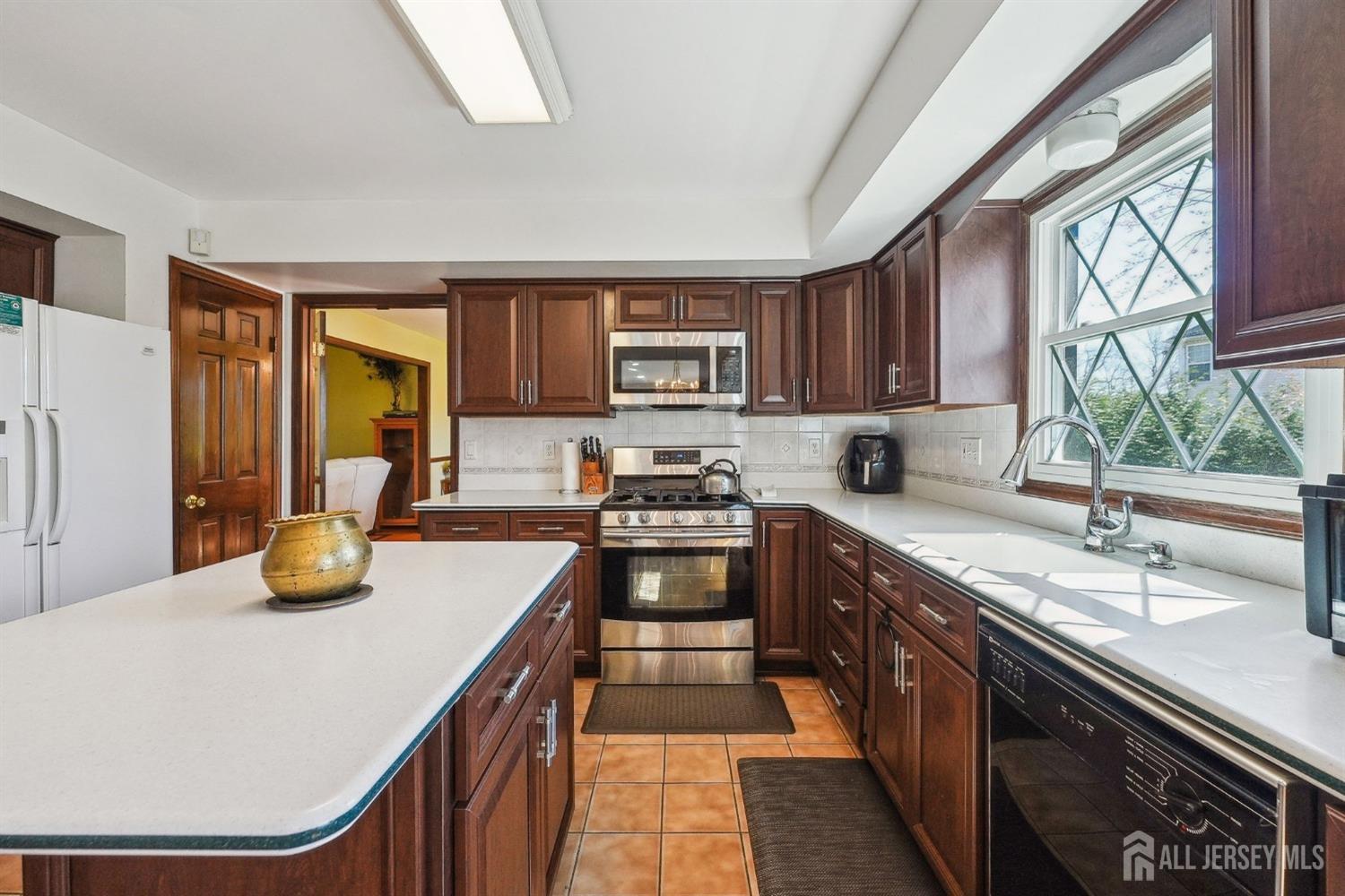 6 Persimmon Court, East Brunswick, New Jersey image 14