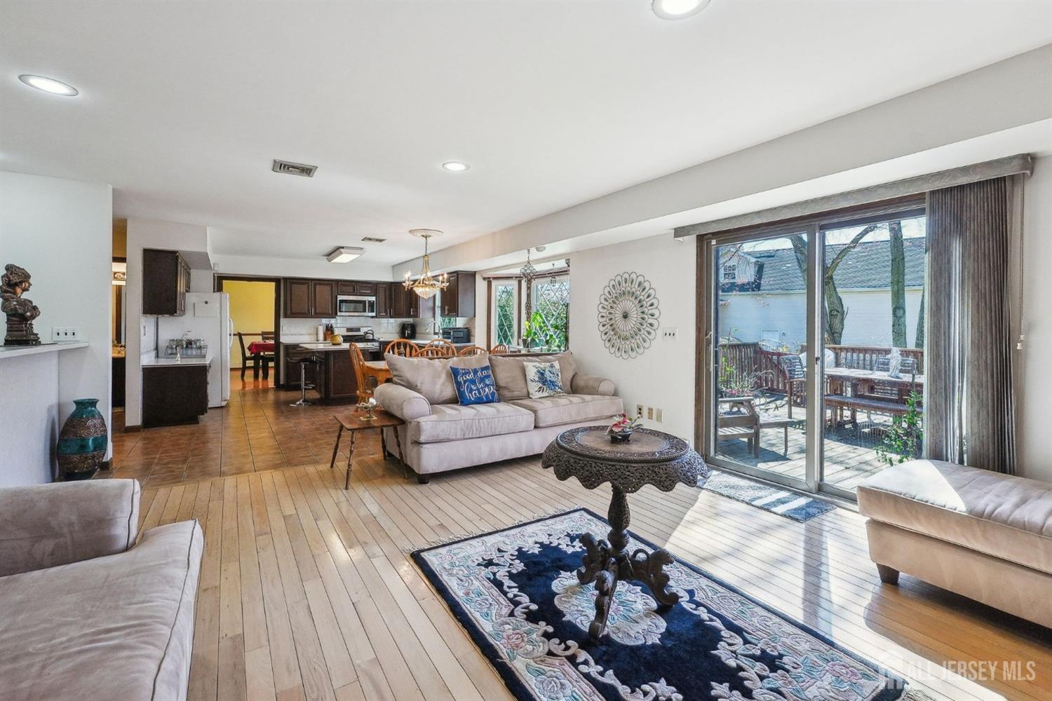 6 Persimmon Court, East Brunswick, New Jersey image 8