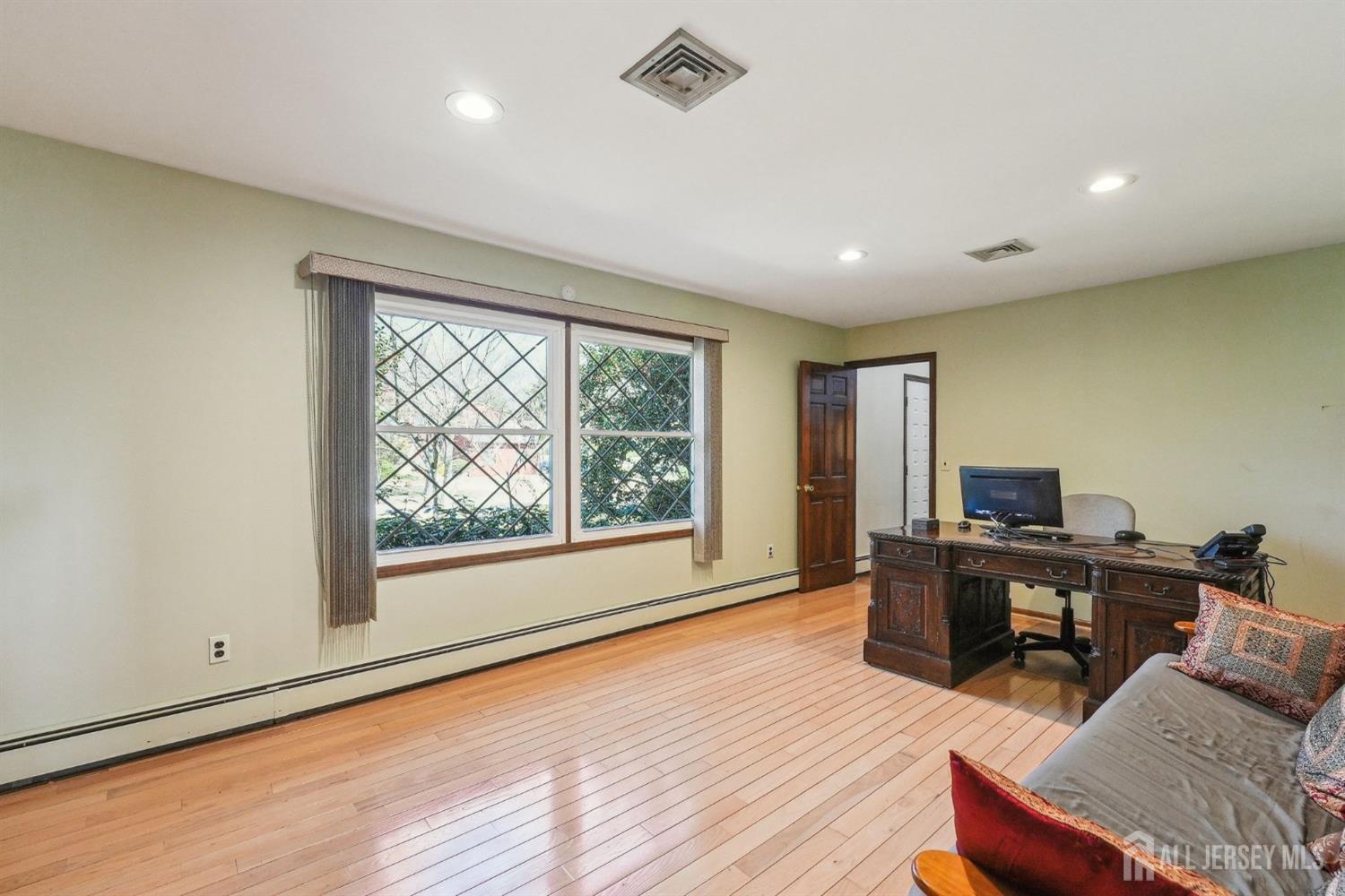6 Persimmon Court, East Brunswick, New Jersey image 16