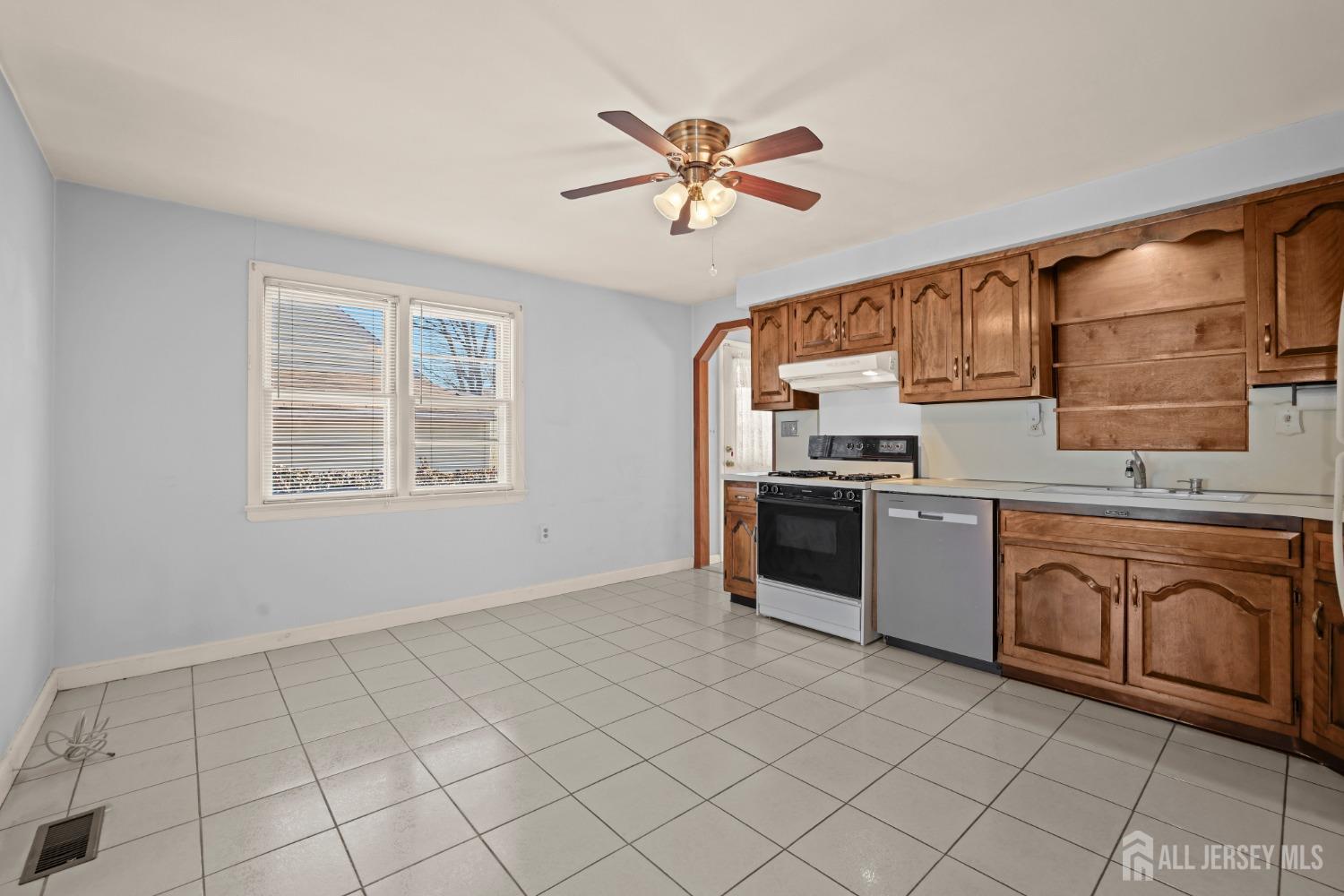 328 Clifford Street, South Plainfield, New Jersey image 11