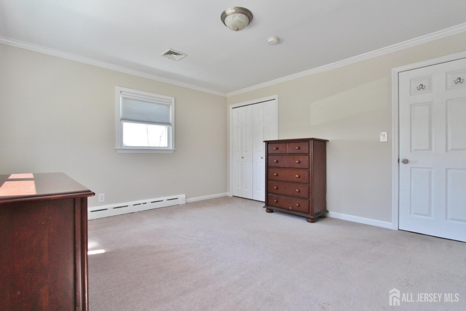 South Plainfield, New Jersey 07080, United States, 3 Bedrooms Bedrooms, ,4 BathroomsBathrooms,Residential,Pending,224660