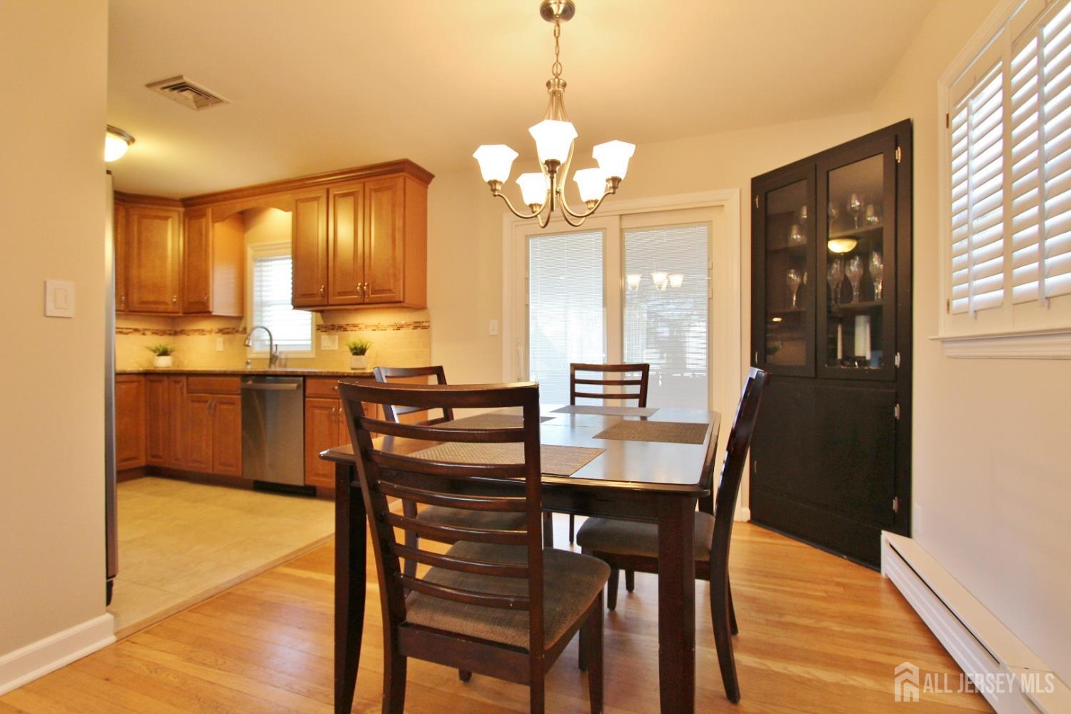 South Plainfield, New Jersey 07080, United States, 3 Bedrooms Bedrooms, ,4 BathroomsBathrooms,Residential,Pending,224660