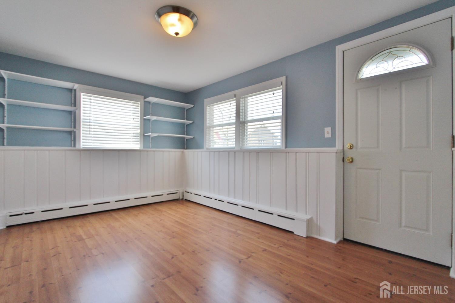 South Plainfield, New Jersey 07080, United States, 3 Bedrooms Bedrooms, ,4 BathroomsBathrooms,Residential,Pending,224660