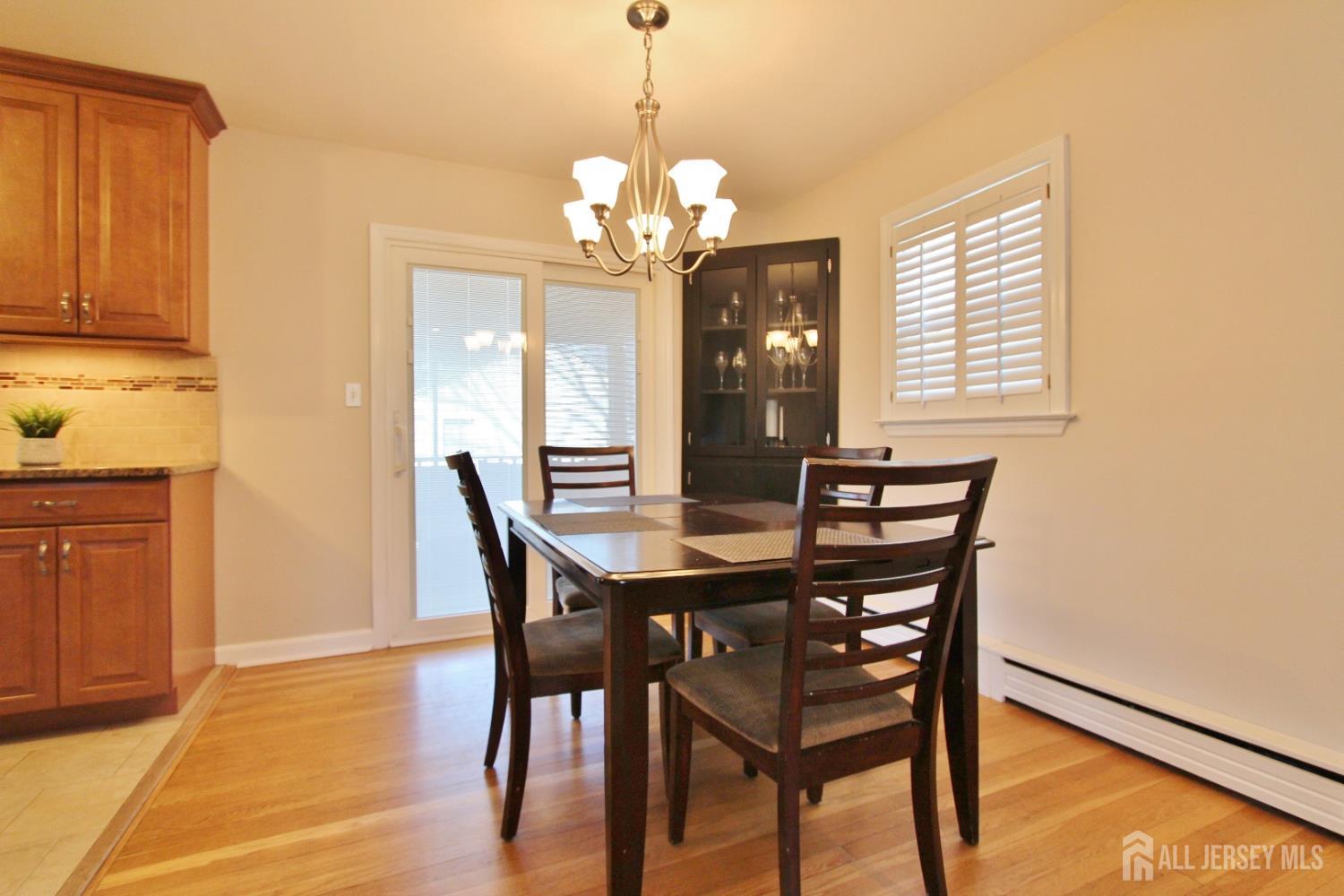 South Plainfield, New Jersey 07080, United States, 3 Bedrooms Bedrooms, ,4 BathroomsBathrooms,Residential,Pending,224660