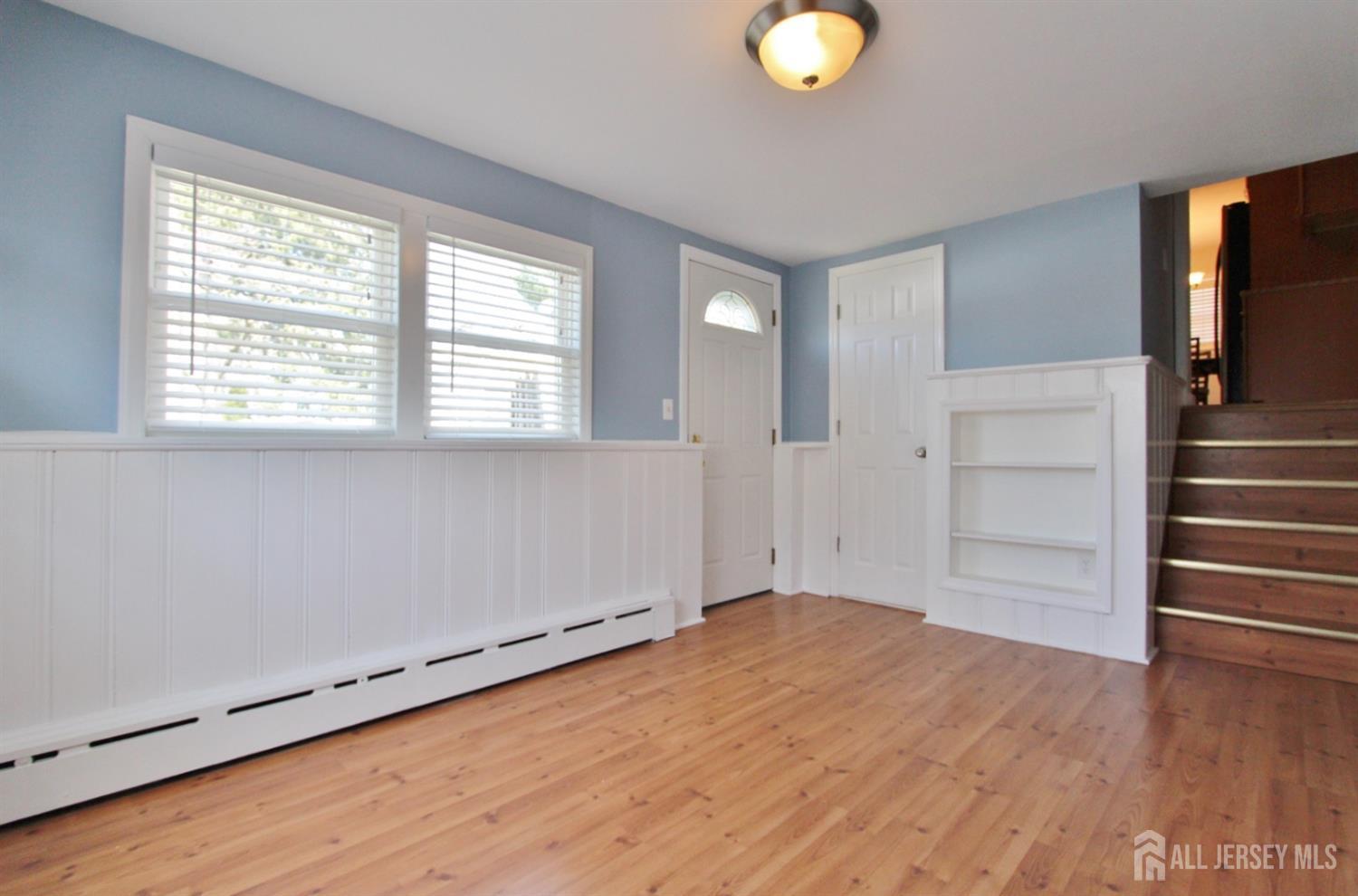 South Plainfield, New Jersey 07080, United States, 3 Bedrooms Bedrooms, ,4 BathroomsBathrooms,Residential,Pending,224660