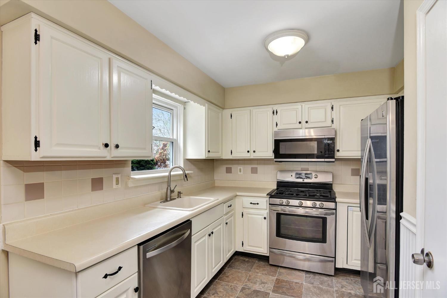 65 Brookview Circle, Jamesburg, New Jersey image 14