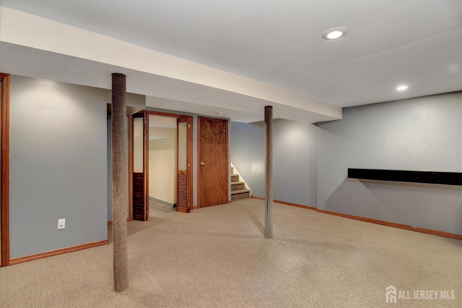 65 Brookview Circle, Jamesburg, New Jersey image 28