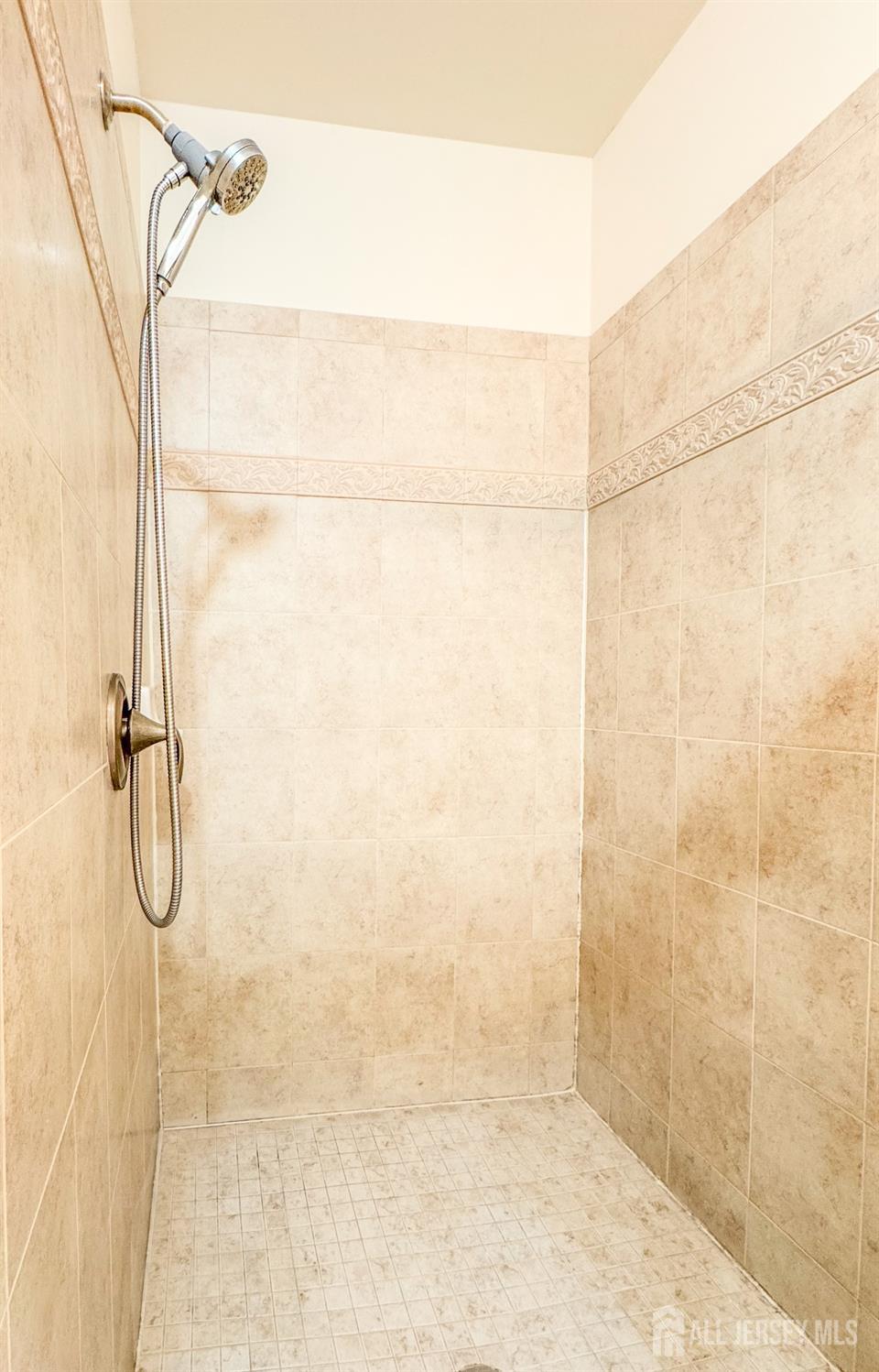 645 Doral Court, Piscataway, New Jersey image 11