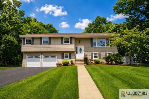 Homes For Sale - 505 Halsey Road<br/> North Brunswick, NJ 08902