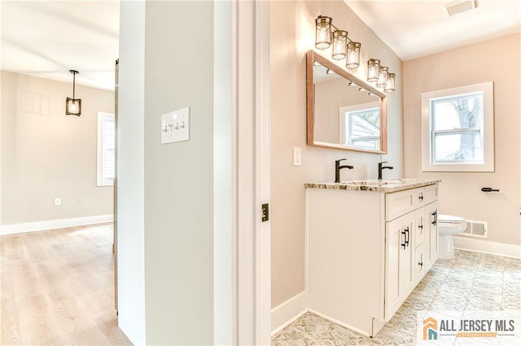 32 Campbell Avenue, Edison, New Jersey image 9