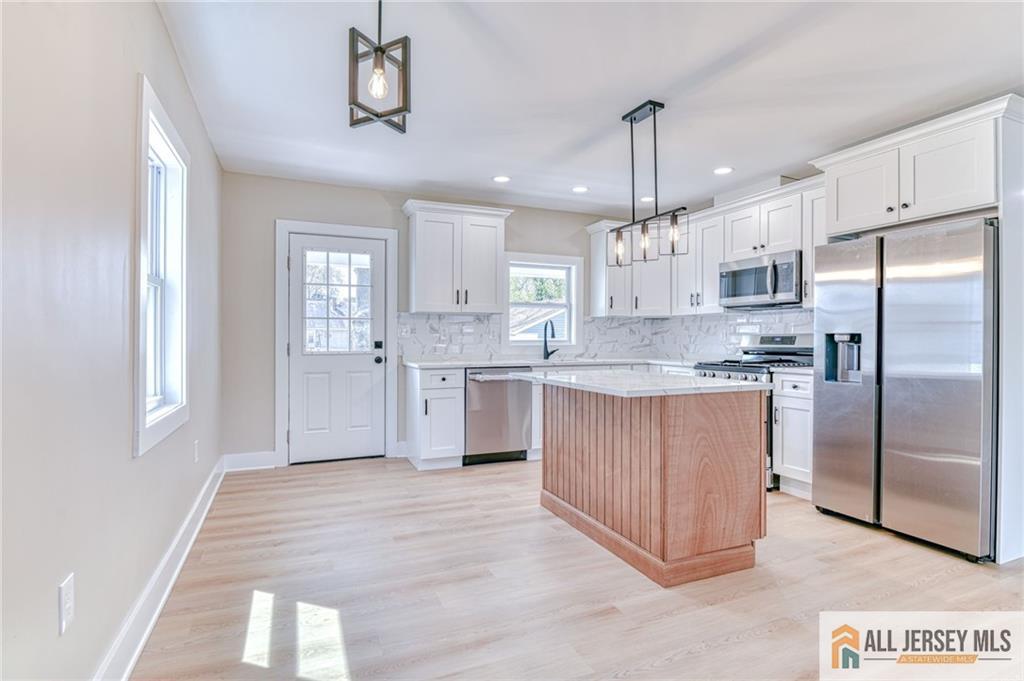 32 Campbell Avenue, Edison, New Jersey image 2