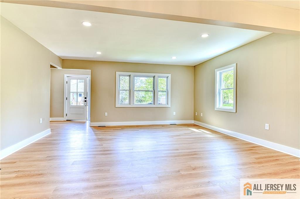 32 Campbell Avenue, Edison, New Jersey image 48