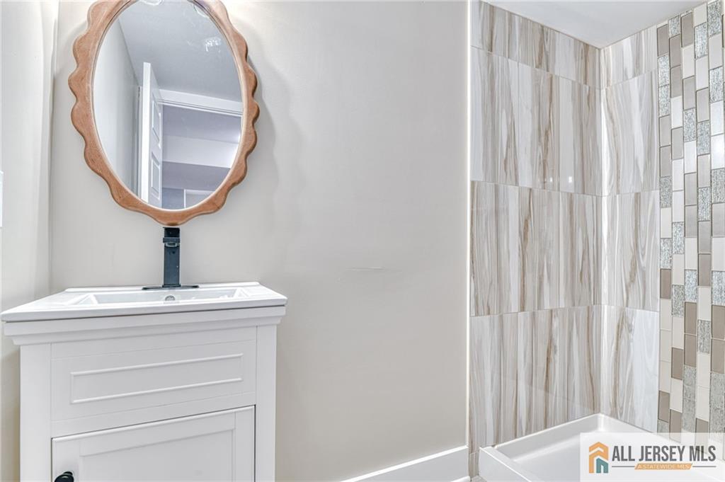 32 Campbell Avenue, Edison, New Jersey image 12