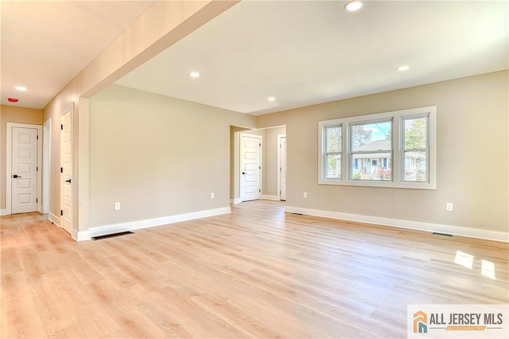 32 Campbell Avenue, Edison, New Jersey image 47