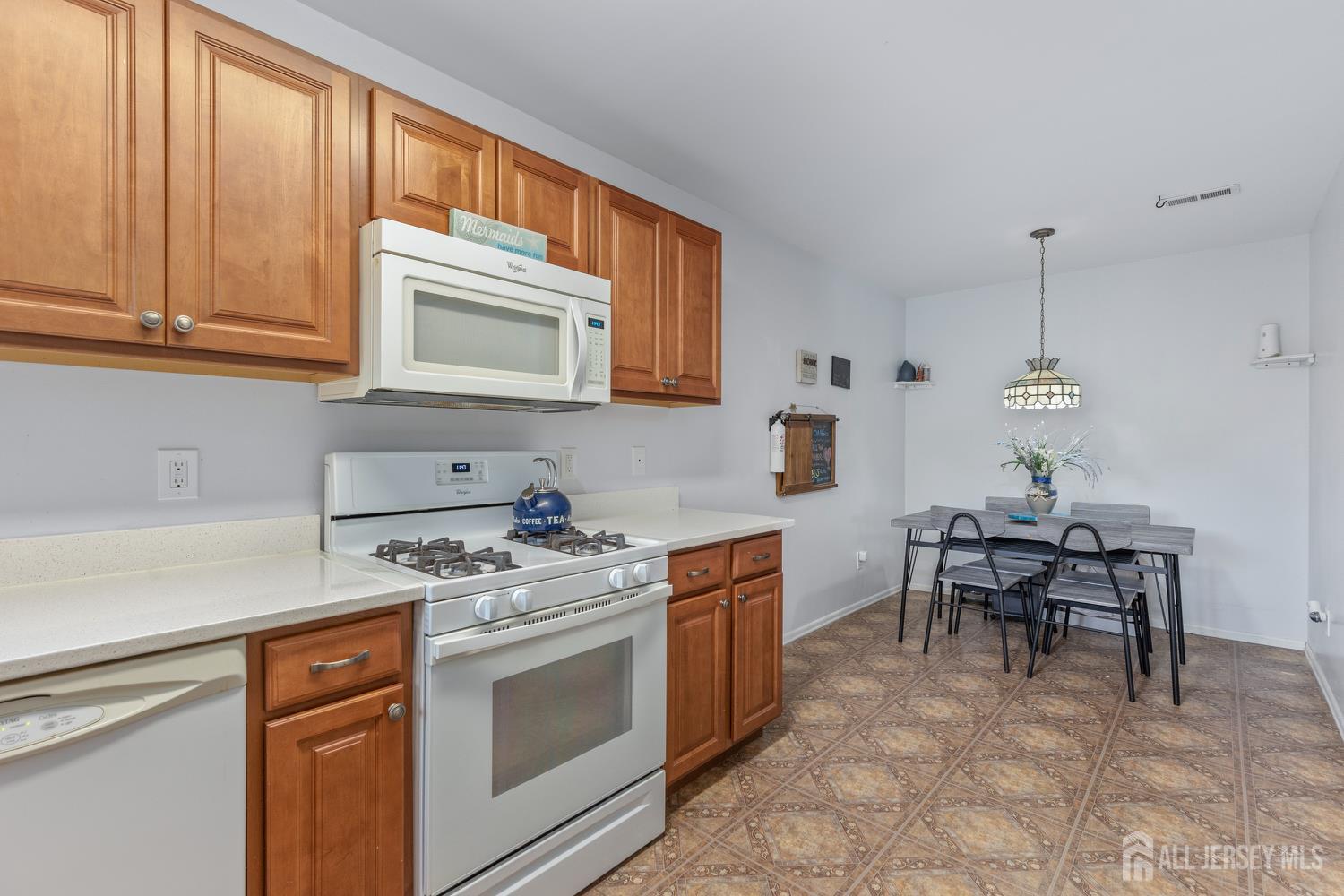 54 Kensington Drive, Piscataway, New Jersey image 8
