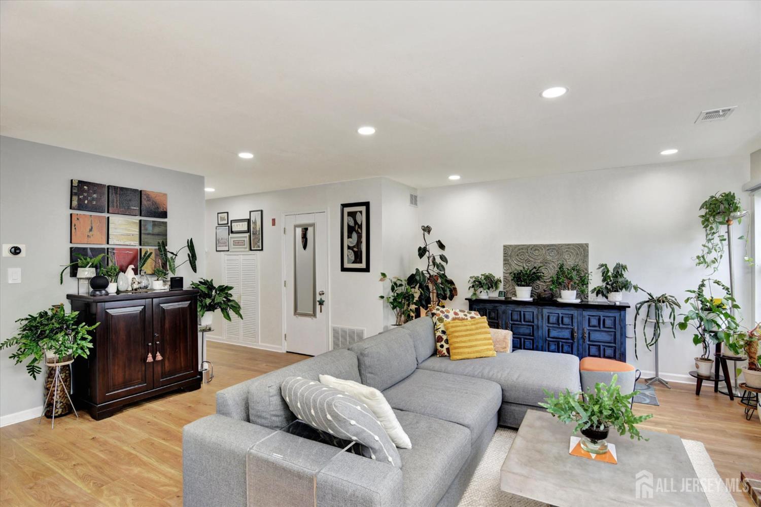 104 Brewster Circle, Old Bridge, New Jersey image 12