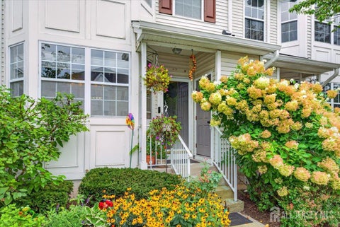 Condo For Sale - 1008 Blossom Circle<br/> Middlesex County, South Brunswick, NJ 08810
