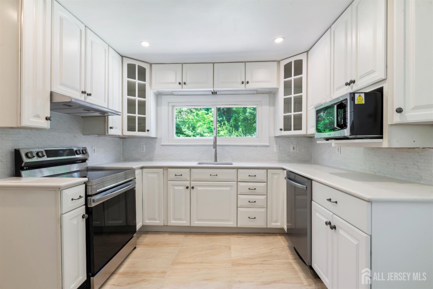 299 Riva Avenue, East Brunswick, New Jersey image 13