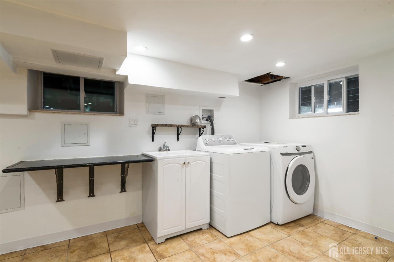 299 Riva Avenue, East Brunswick, New Jersey image 34