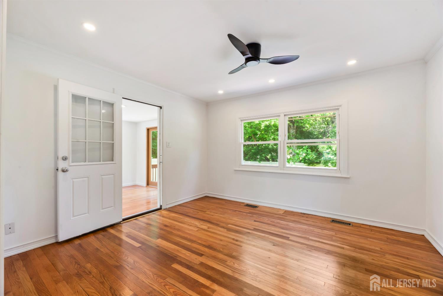299 Riva Avenue, East Brunswick, New Jersey image 11