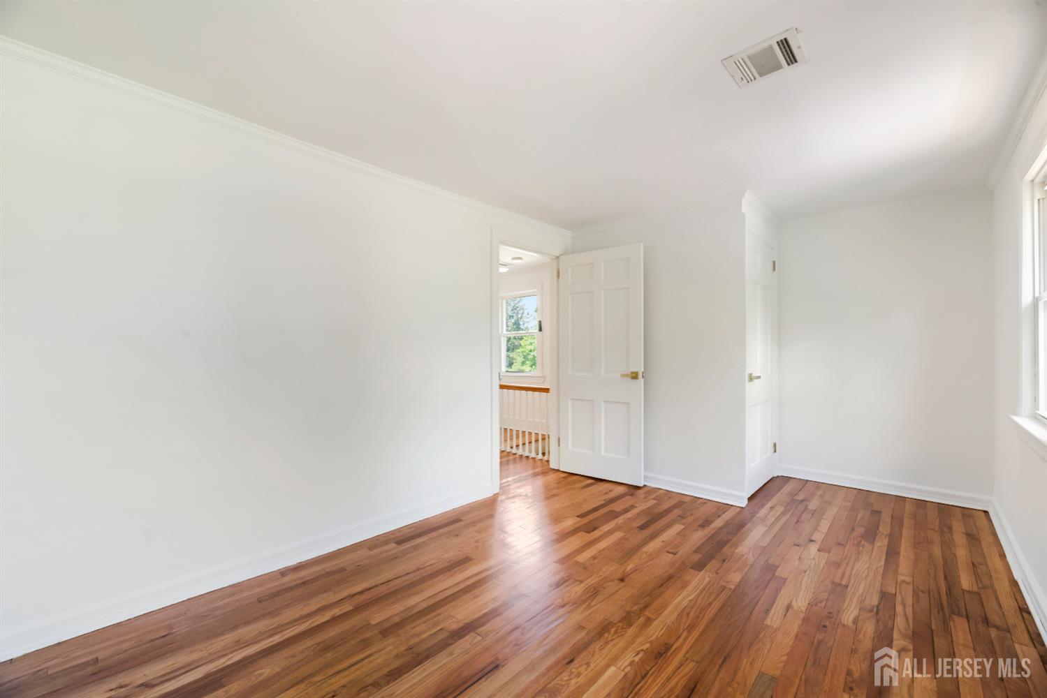 299 Riva Avenue, East Brunswick, New Jersey image 32
