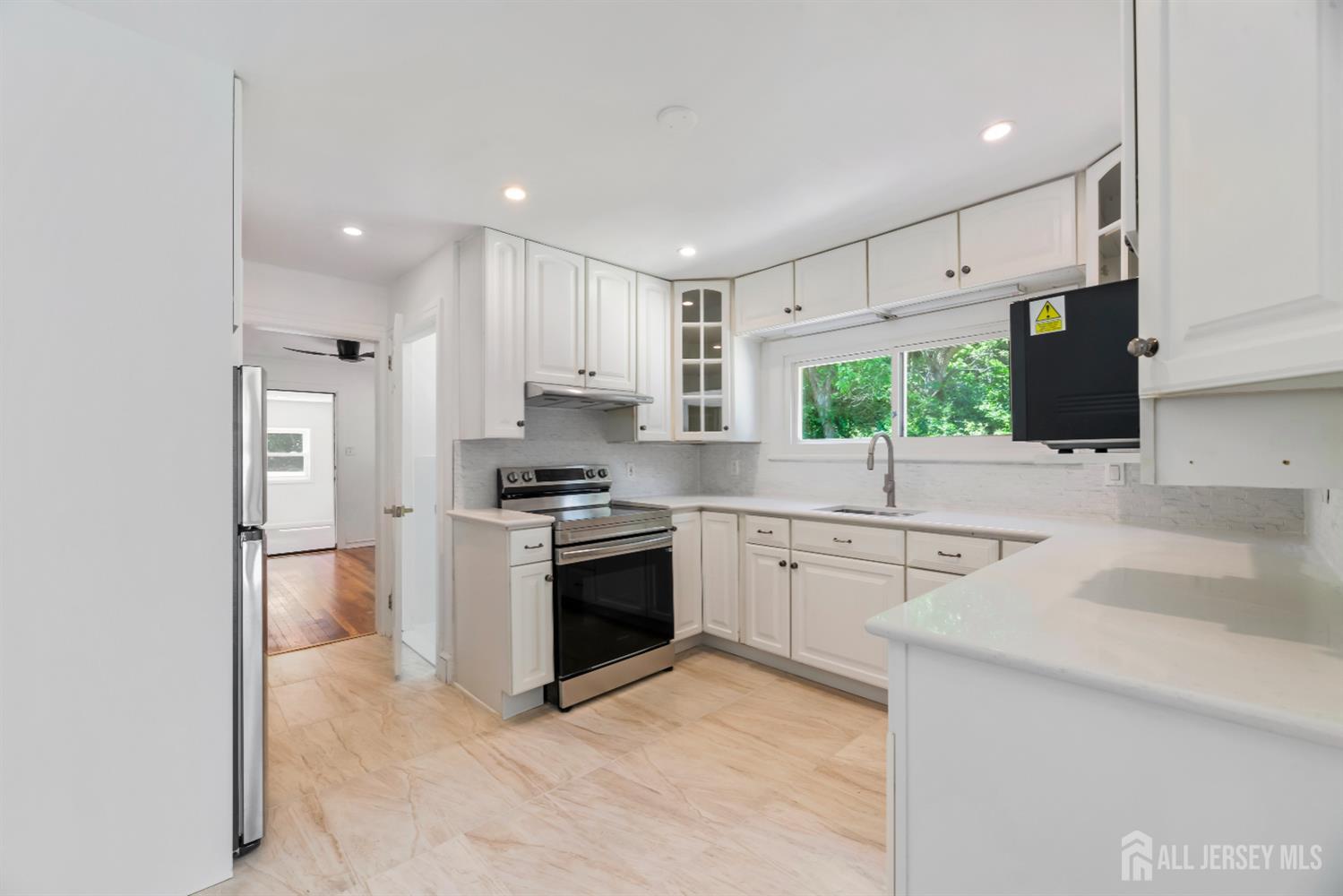 299 Riva Avenue, East Brunswick, New Jersey image 17