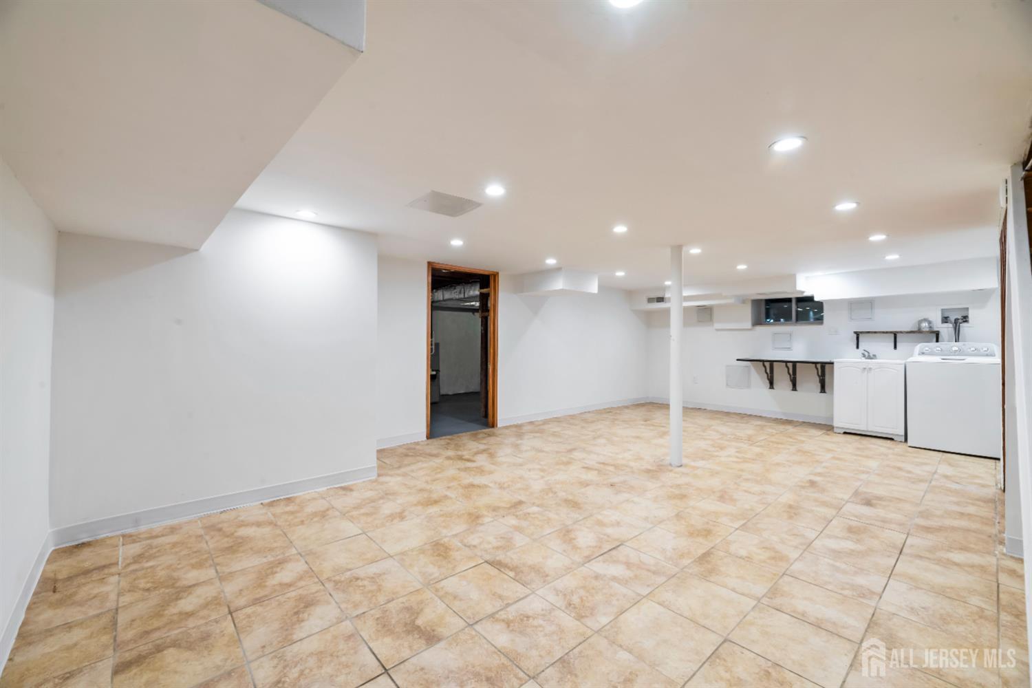 299 Riva Avenue, East Brunswick, New Jersey image 35
