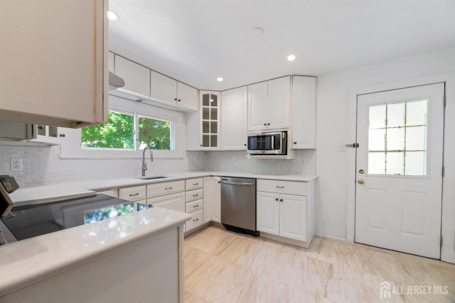 299 Riva Avenue, East Brunswick, New Jersey image 15