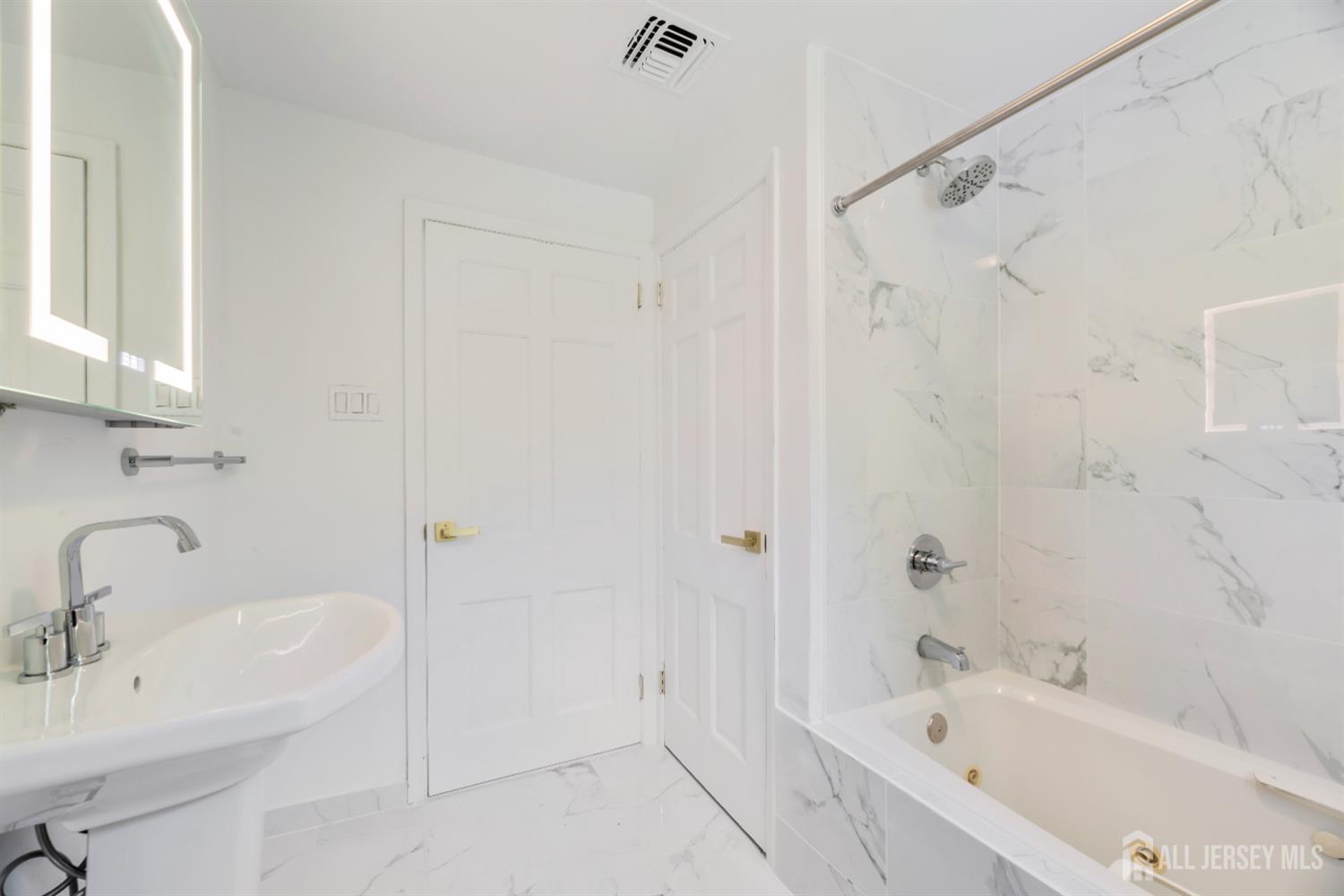 299 Riva Avenue, East Brunswick, New Jersey image 28