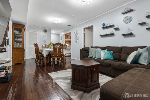 Condo For Sale - 395 College Drive<br/> Edison, NJ 08817