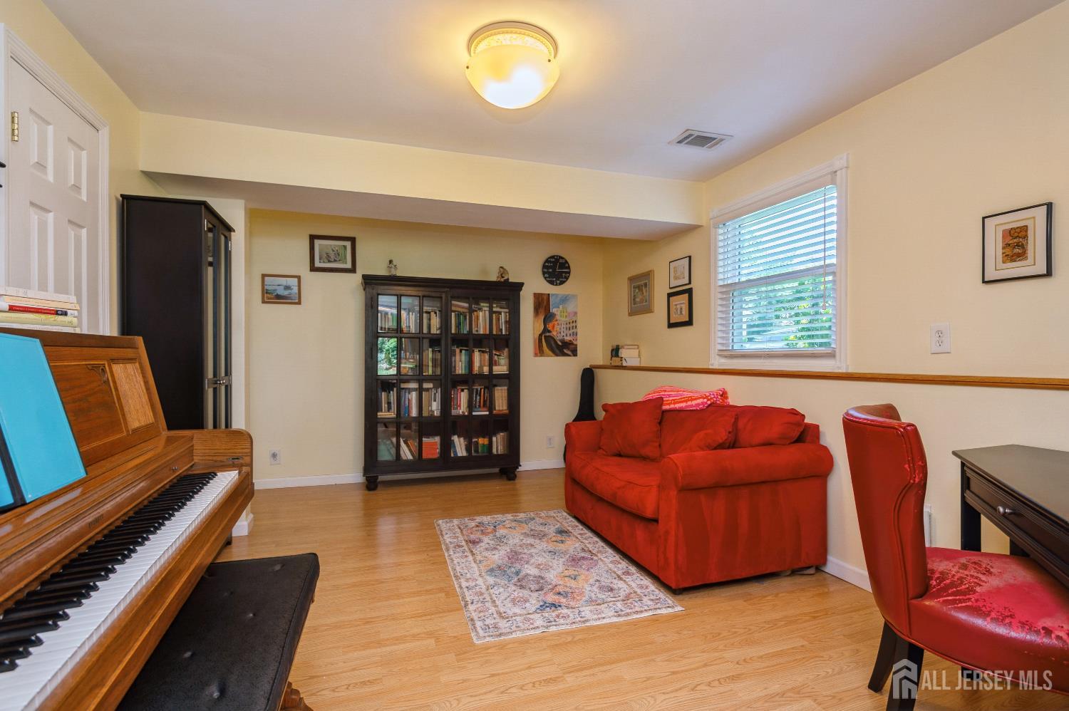 East Brunswick, New Jersey 08816, United States, 3 Bedrooms Bedrooms, ,2 BathroomsBathrooms,Residential,Active,167808