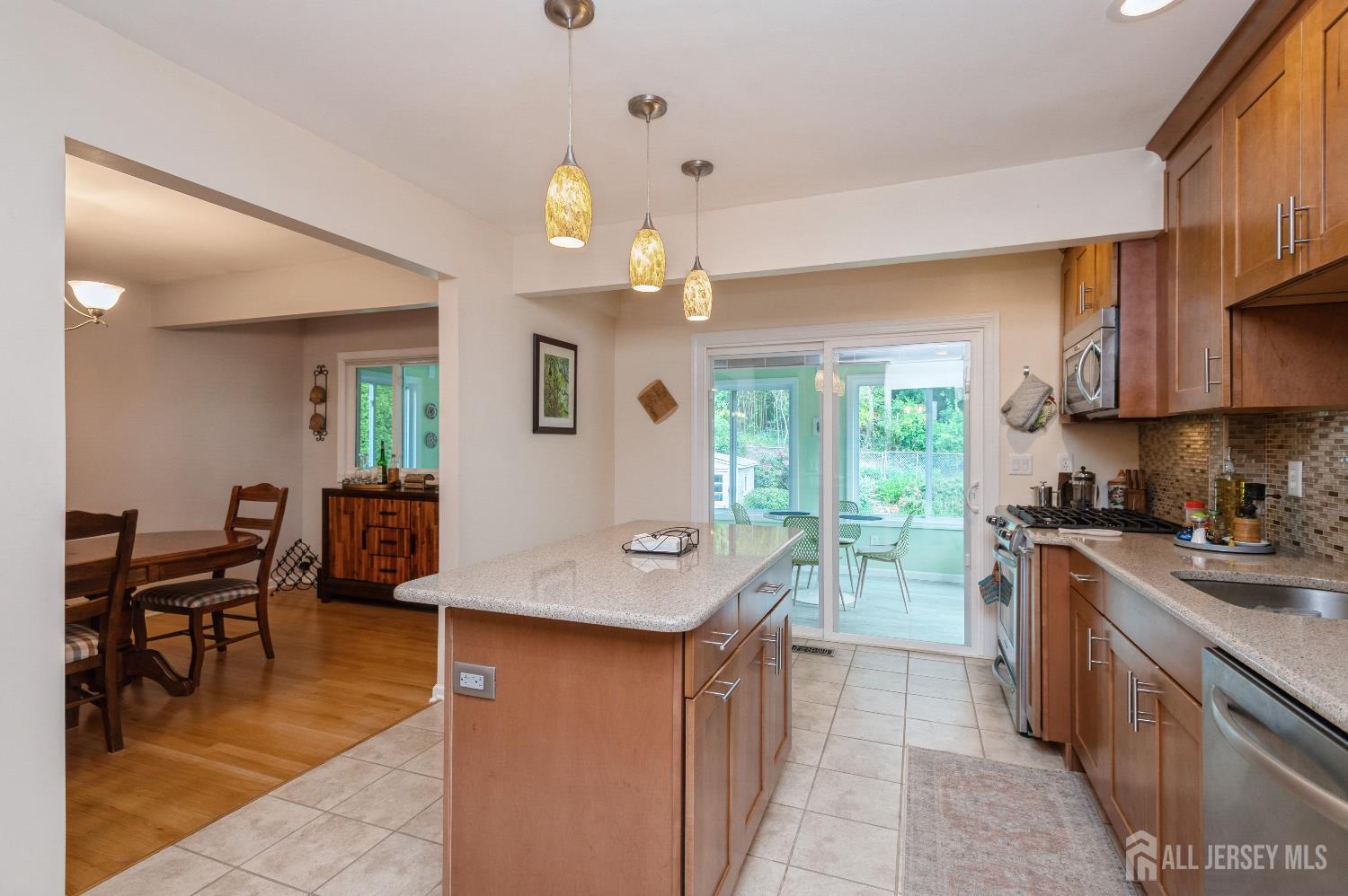 East Brunswick, New Jersey 08816, United States, 3 Bedrooms Bedrooms, ,2 BathroomsBathrooms,Residential,Active,167808