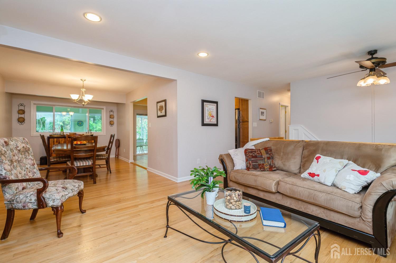 East Brunswick, New Jersey 08816, United States, 3 Bedrooms Bedrooms, ,2 BathroomsBathrooms,Residential,Active,167808