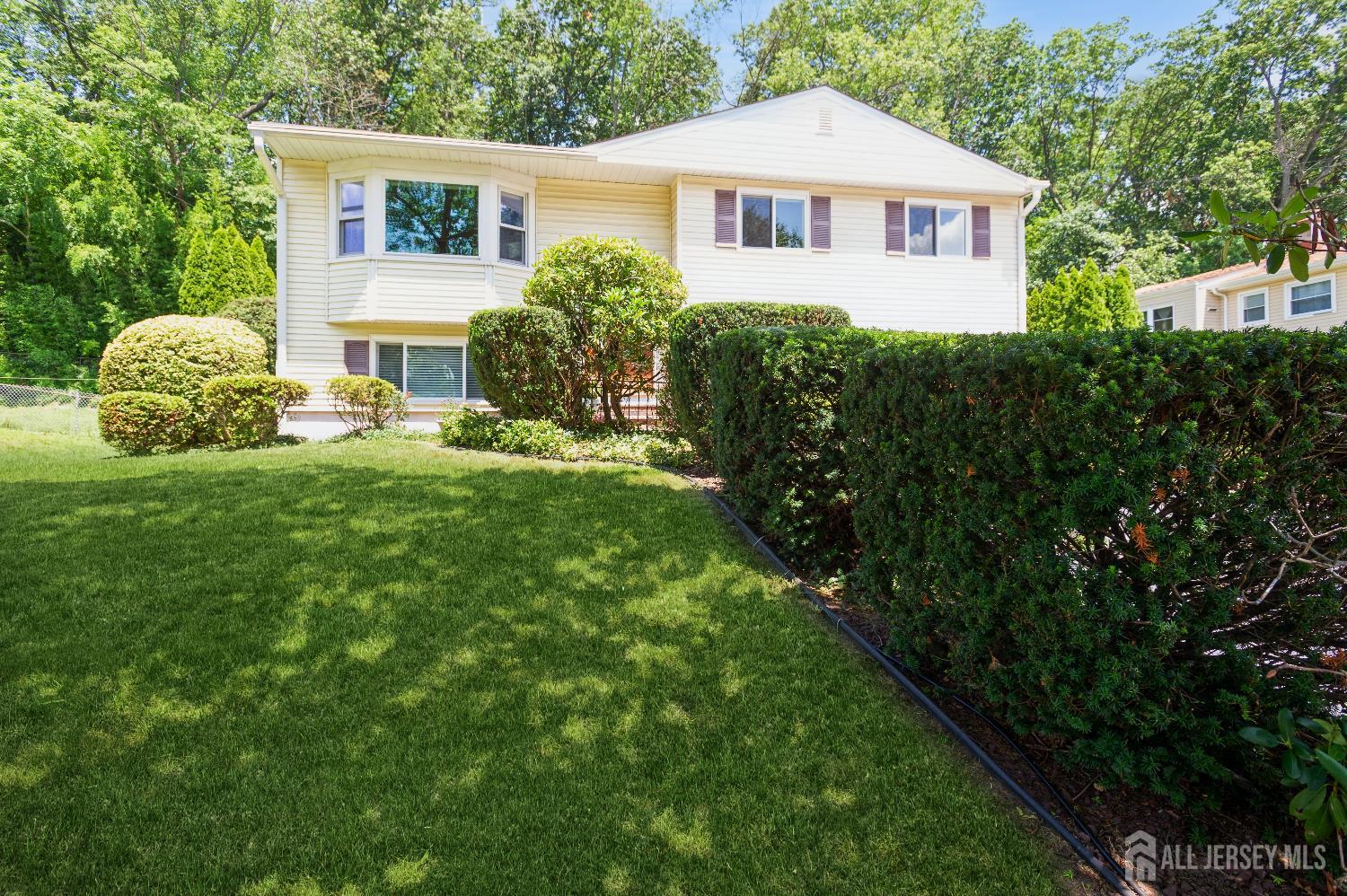 East Brunswick, New Jersey 08816, United States, 3 Bedrooms Bedrooms, ,2 BathroomsBathrooms,Residential,Active,167808