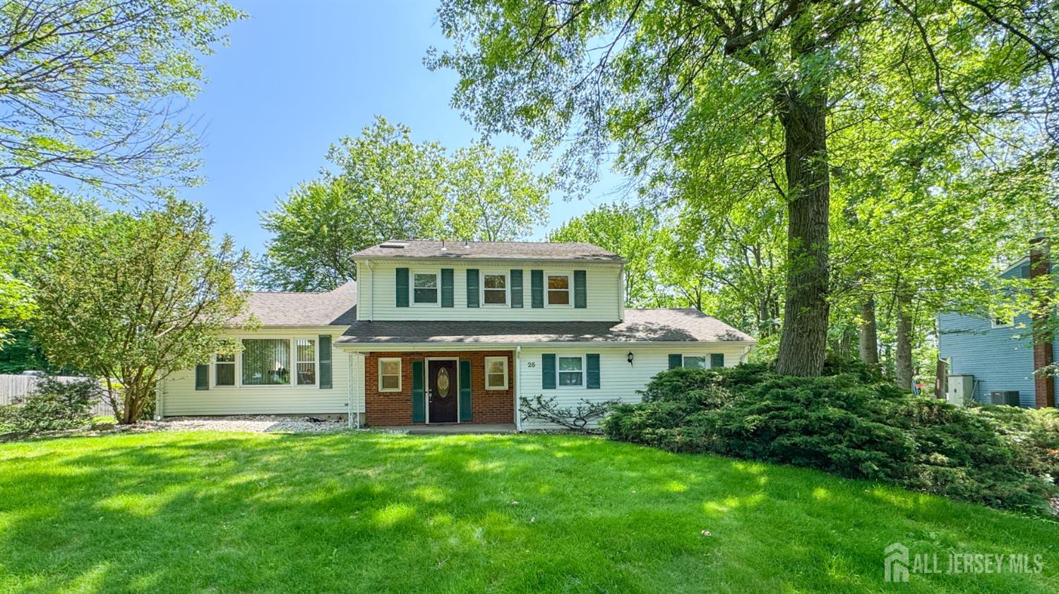 25 Sherwood Road, Edison, New Jersey image 1