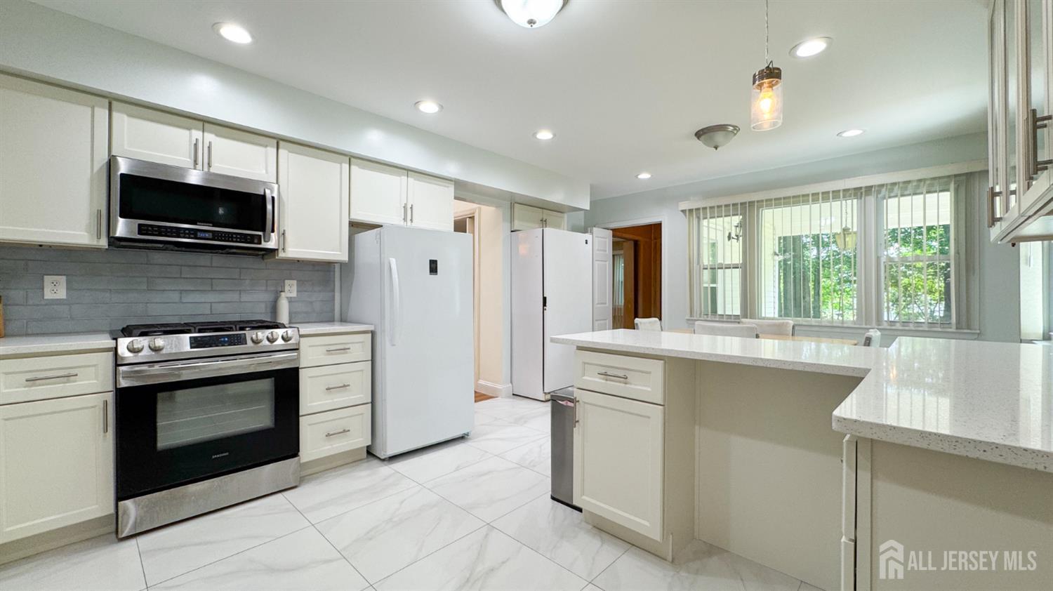 25 Sherwood Road, Edison, New Jersey image 13