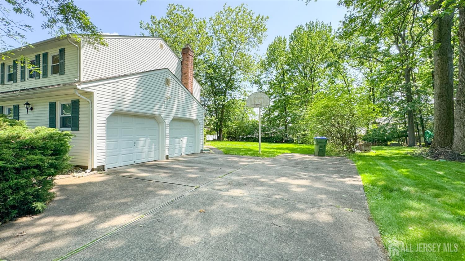 25 Sherwood Road, Edison, New Jersey image 2