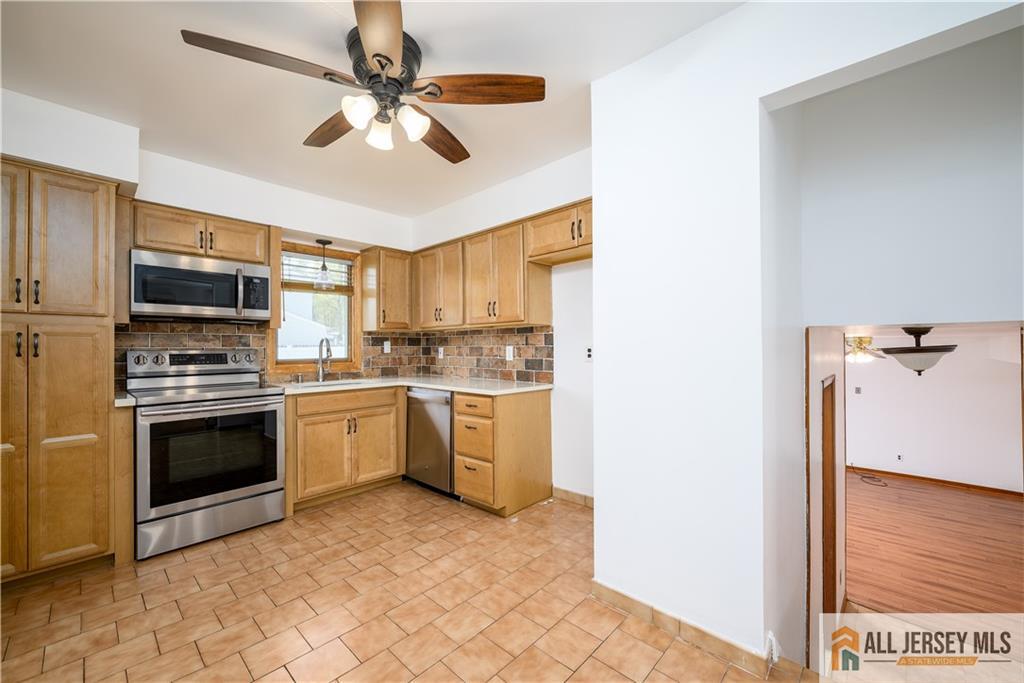 31 Kline Boulevard, Colonia, New Jersey image 12