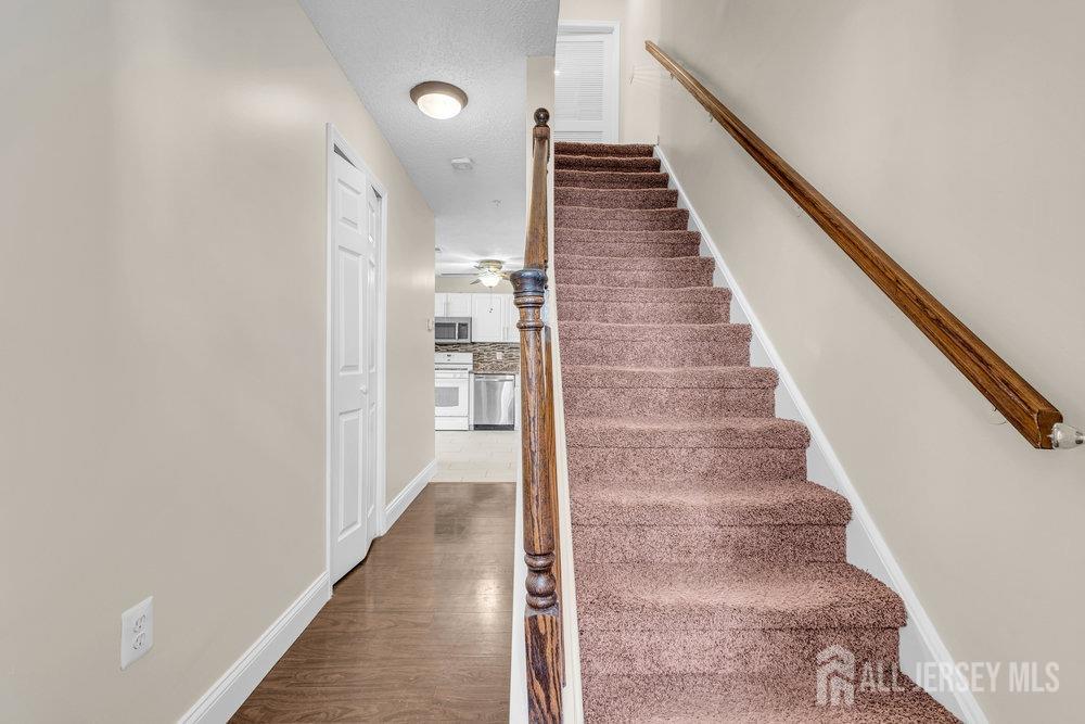 46 Prestwick Way, Edison, New Jersey image 4