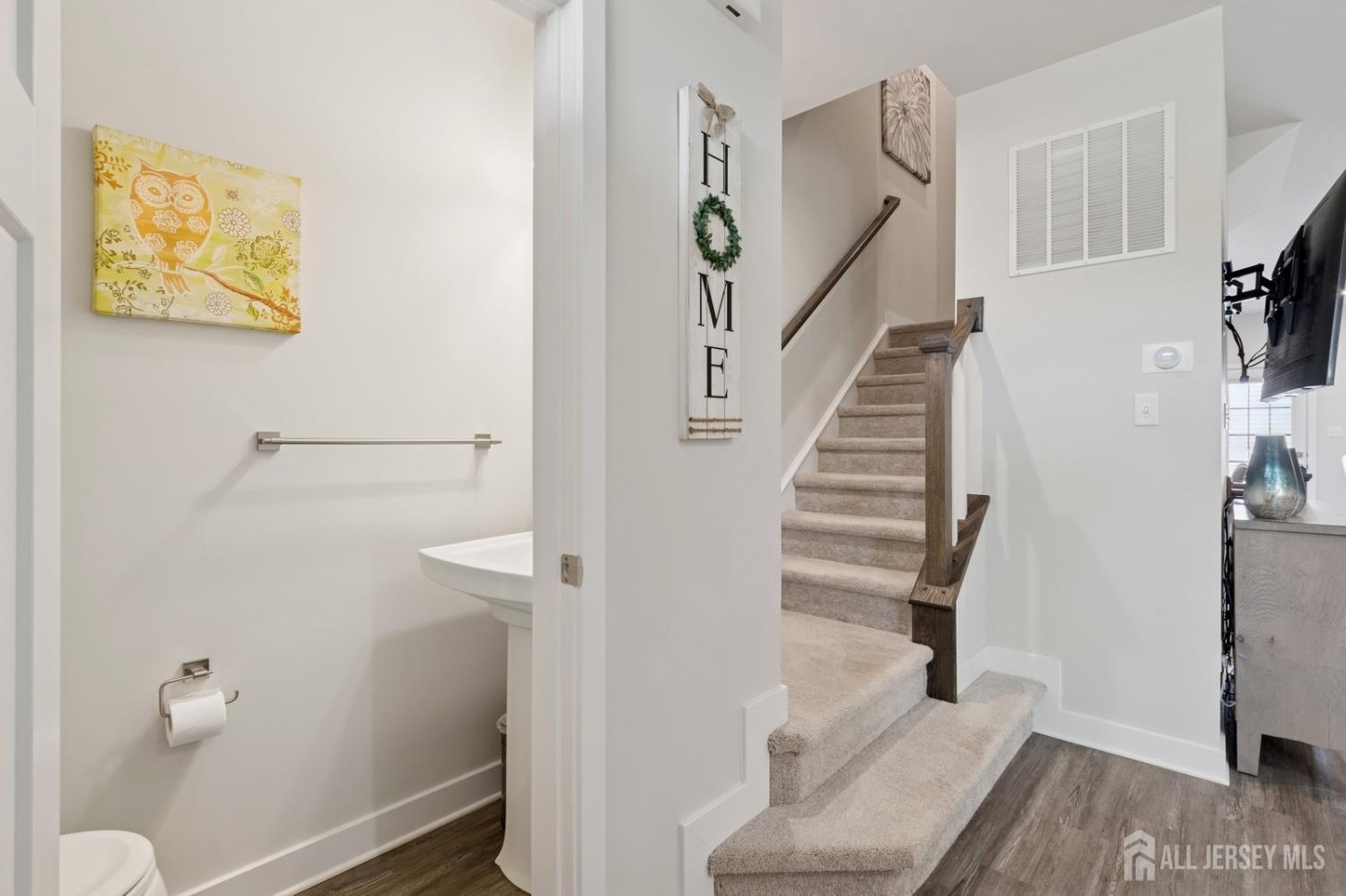 1211 English Lane, Parlin, New Jersey image 21