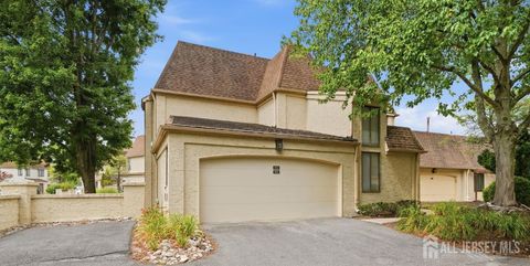Condo For Sale - 93 Gate House Lane<br/> Edison, NJ 08820