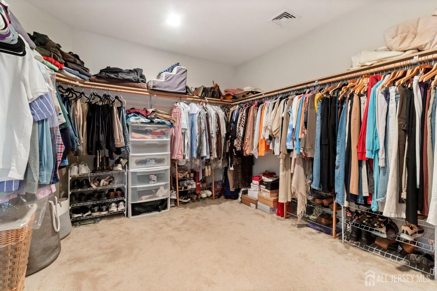 South Plainfield, New Jersey 07080, United States, 5 Bedrooms Bedrooms, ,5 BathroomsBathrooms,Residential,Coming Soon,233746