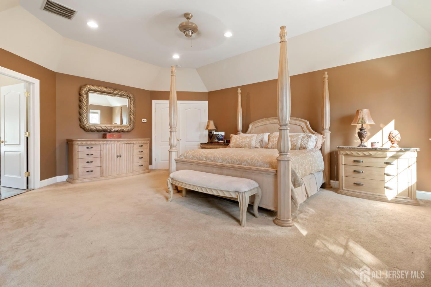 South Plainfield, New Jersey 07080, United States, 5 Bedrooms Bedrooms, ,5 BathroomsBathrooms,Residential,Coming Soon,233746