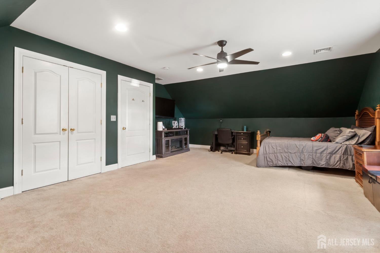 South Plainfield, New Jersey 07080, United States, 5 Bedrooms Bedrooms, ,5 BathroomsBathrooms,Residential,Coming Soon,233746