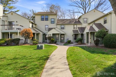 Condo For Sale - 1507 Woodbridge Commons Way<br/> Iselin, NJ 08830