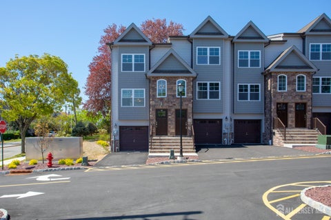 Townhouse For Rent - 246 Main Street<br/> South Amboy, NJ 08879