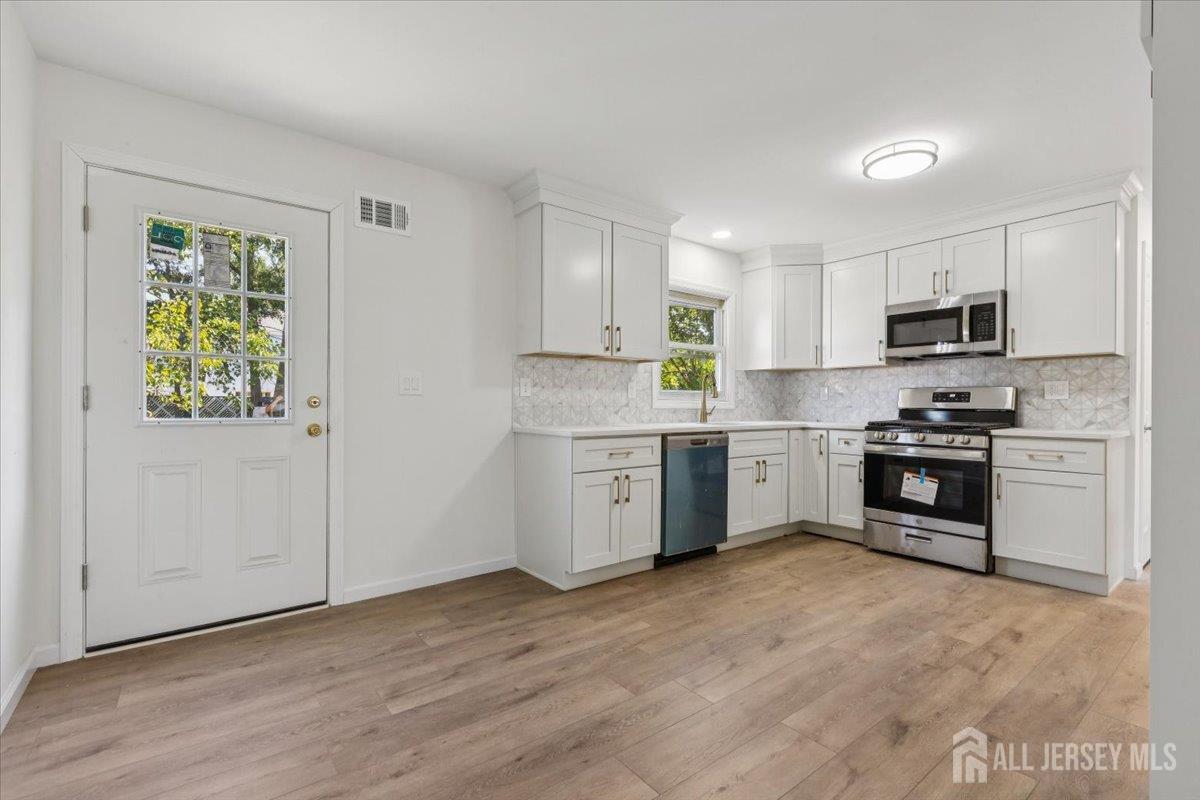 Colonia, New Jersey 07067, United States, 4 Bedrooms Bedrooms, ,3 BathroomsBathrooms,Residential,Coming Soon,189107