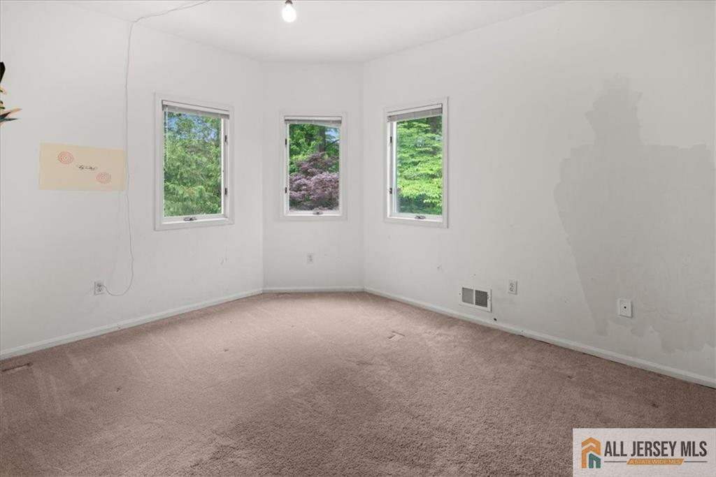 South Brunswick, New Jersey 08852, United States, 3 Bedrooms Bedrooms, ,4 BathroomsBathrooms,Residential,Active,153844